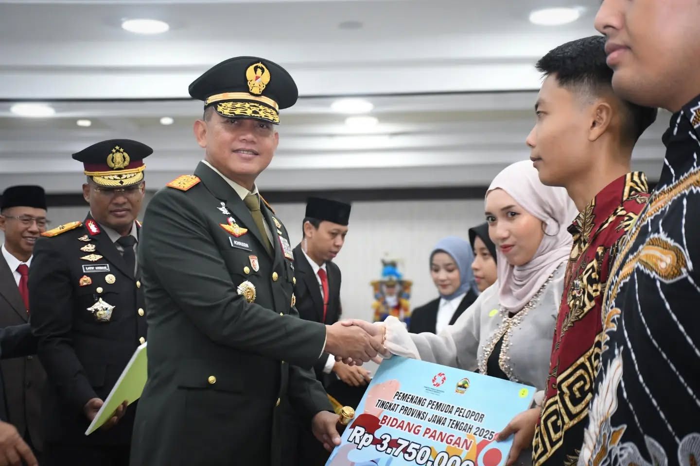 Pangdam IV/Diponegoro Hadiri Upacara Hari Sumpah Pemuda di Gedung Gradhika Bhakti Praja