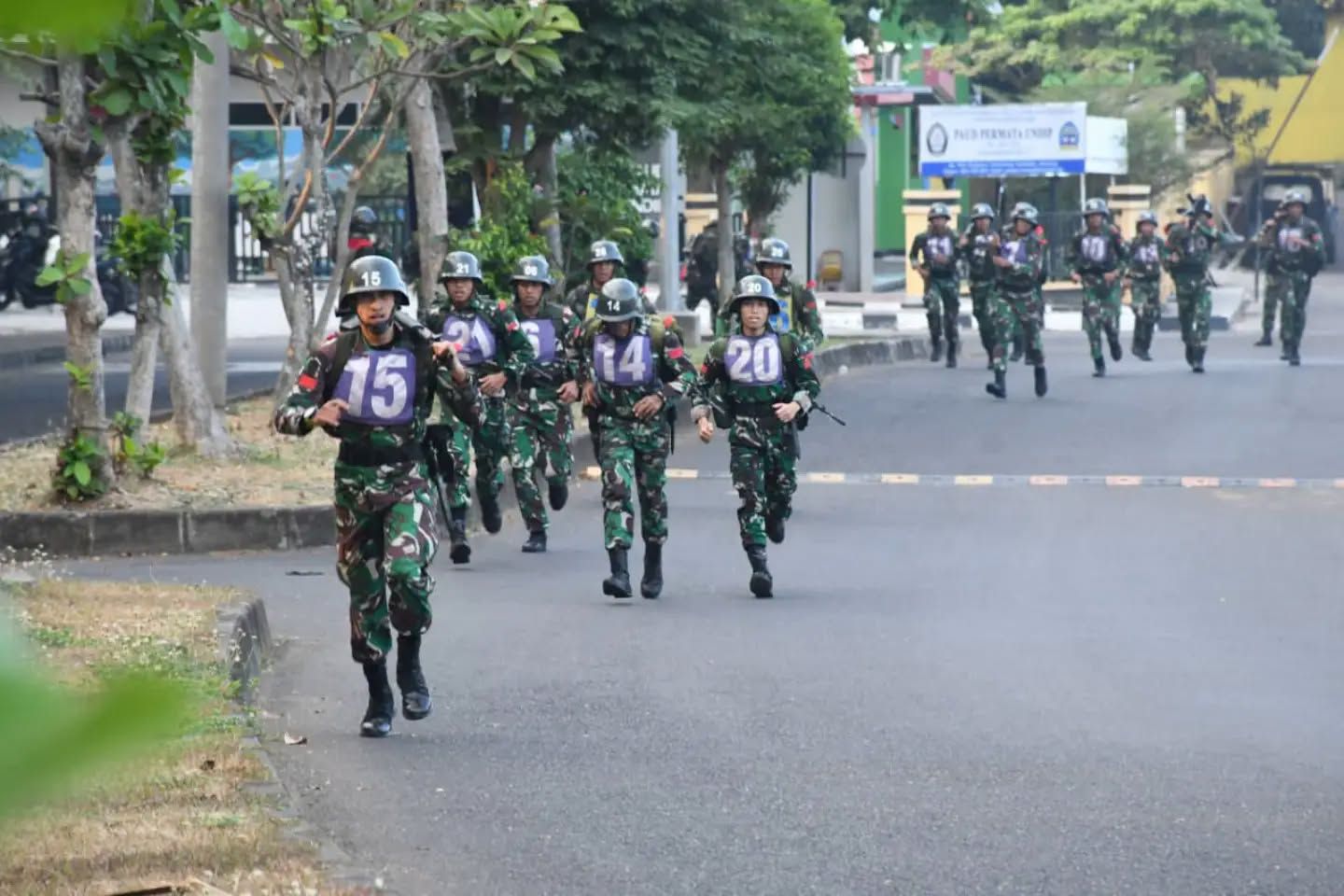 Kasdam IV/Diponegoro Bersama Prajurit Taklukkan Lintasan Lintas Medan