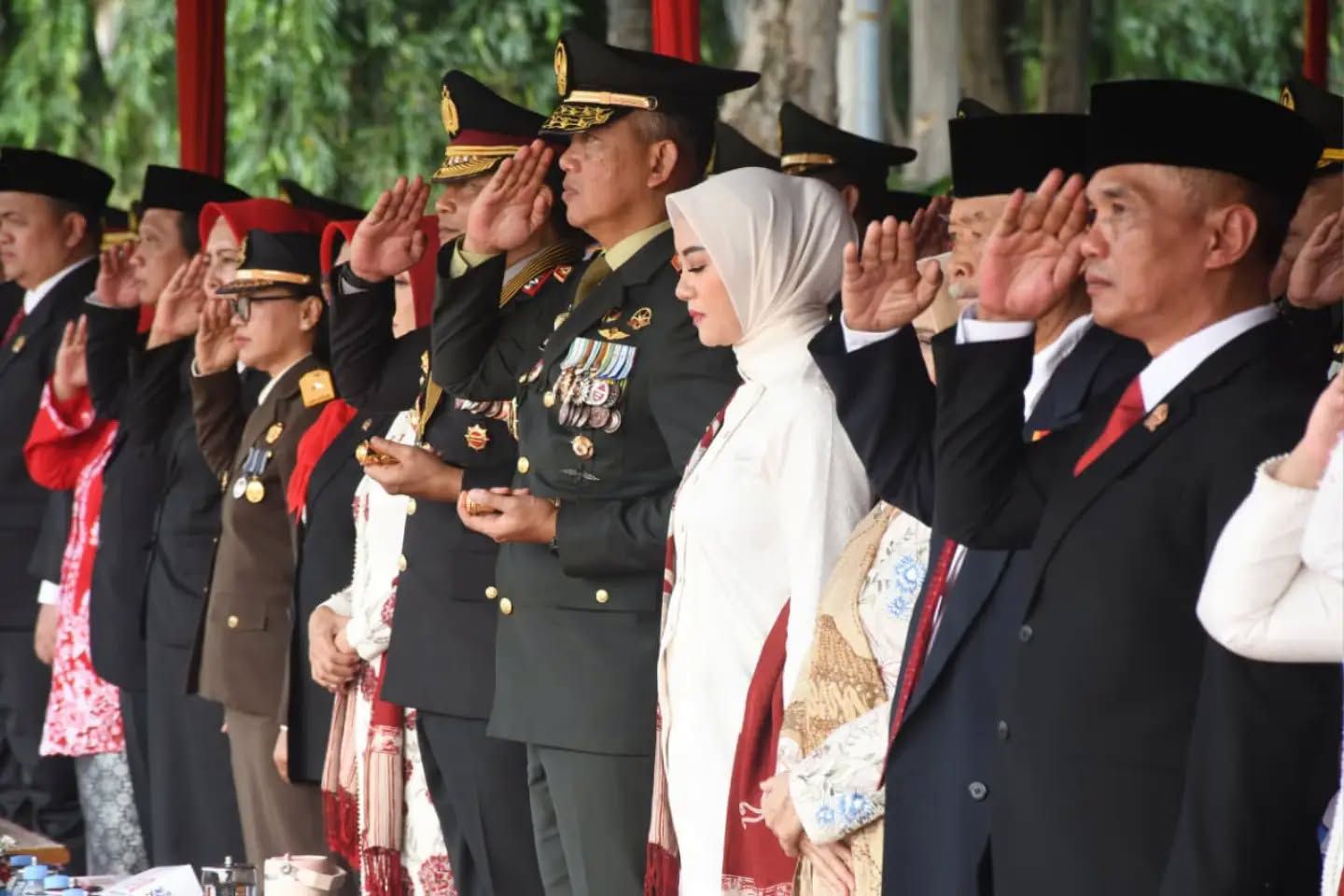 Pangdam IV/Diponegoro Hadiri Upacara HUT ke-81 RI, Semangat Kemerdekaan Menggema di Simpang Lima