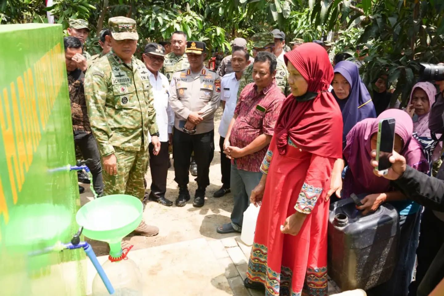 Pangdam IV/Diponegoro Tinjau Jembatan Gantung Merah Putih dan Resmikan Sumur Bor di Pati