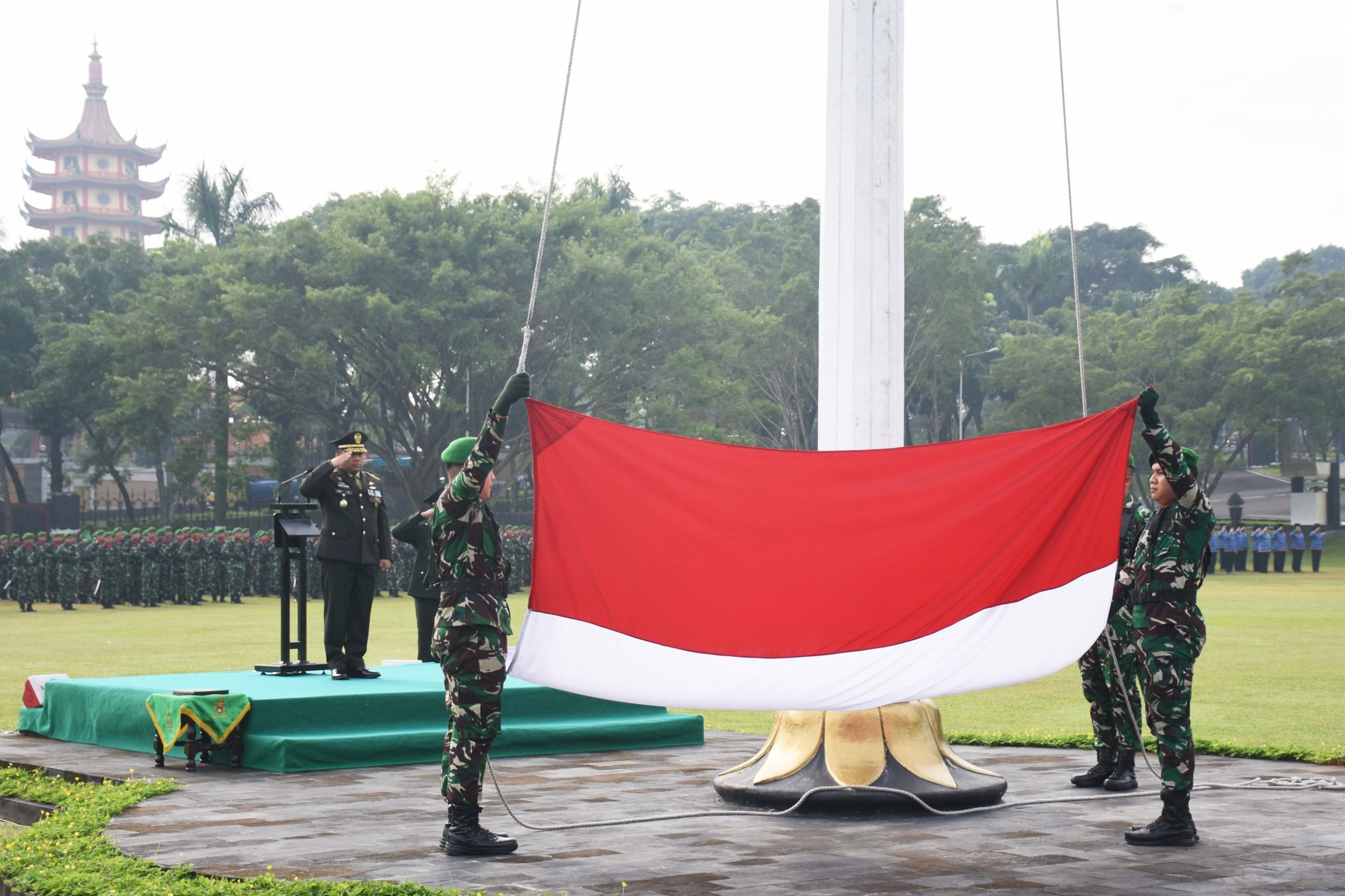 Kasdam IV/Diponegoro Pimpin Upacara Peringatan Hari Pahlawan ke-80 Tahun 2025