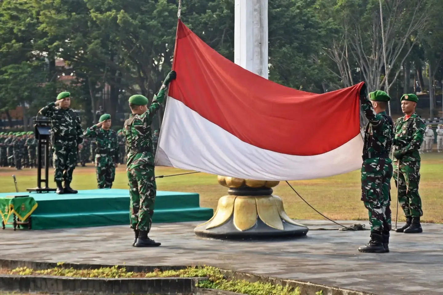 Kasdam IV/Diponegoro Tekankan Disiplin, Kesiapan dan Pengabdian Kepada Masyarakat pada Upacara 17-an