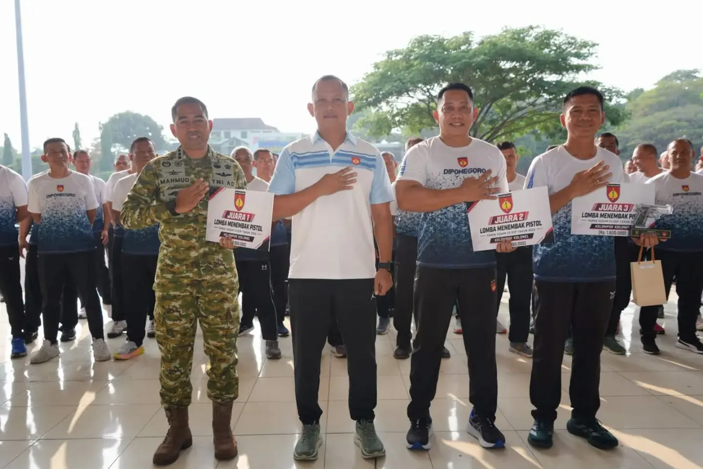 Pangdam IV/Diponegoro Apresiasi Pamen Berprestasi dalam Lomba Menembak dan Renmil