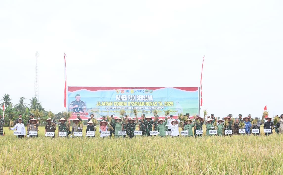 Pangdam IV/Diponegoro Apresiasi Panen Raya Padi di Kebumen: Wujud Nyata Ketahanan Pangan