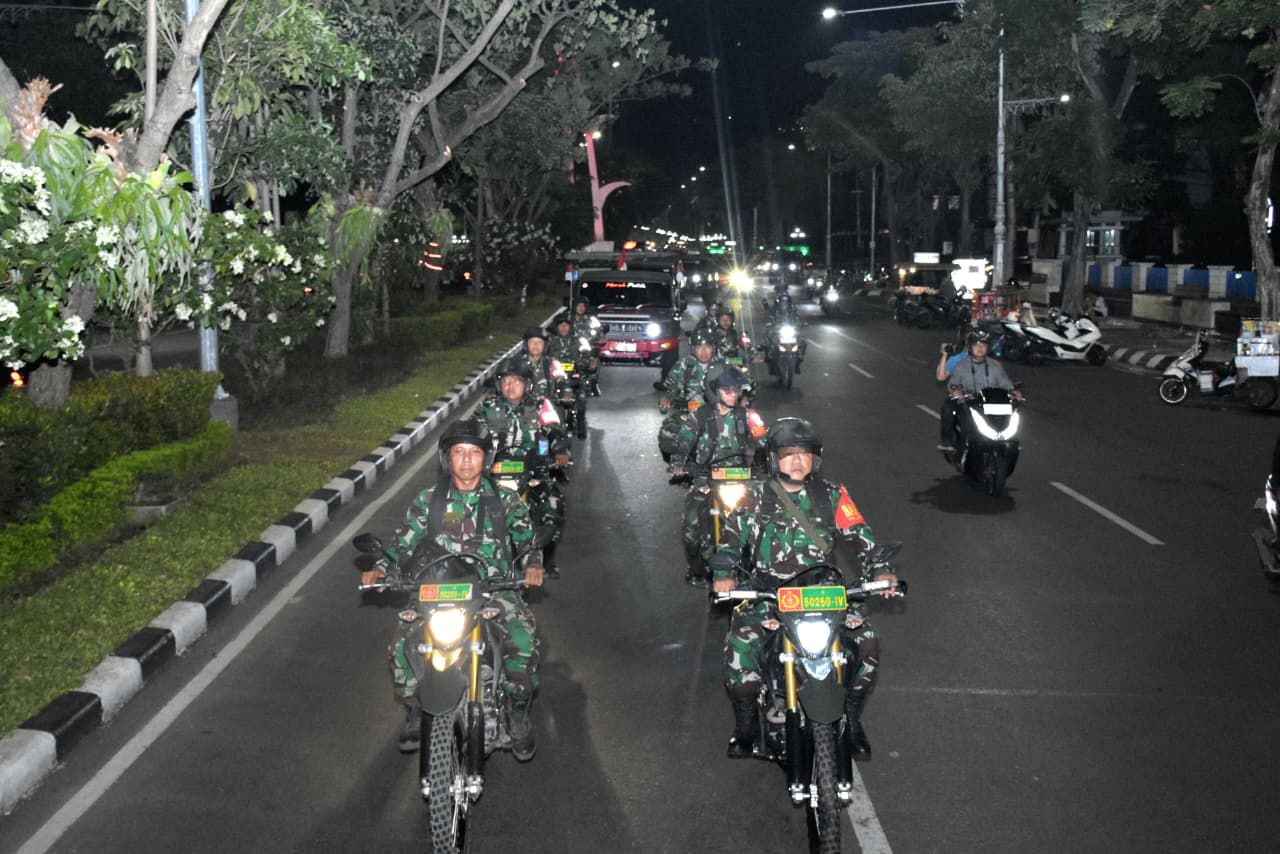 Pangdam IV/Diponegoro Pimpin Patroli di Kota Semarang   Drag