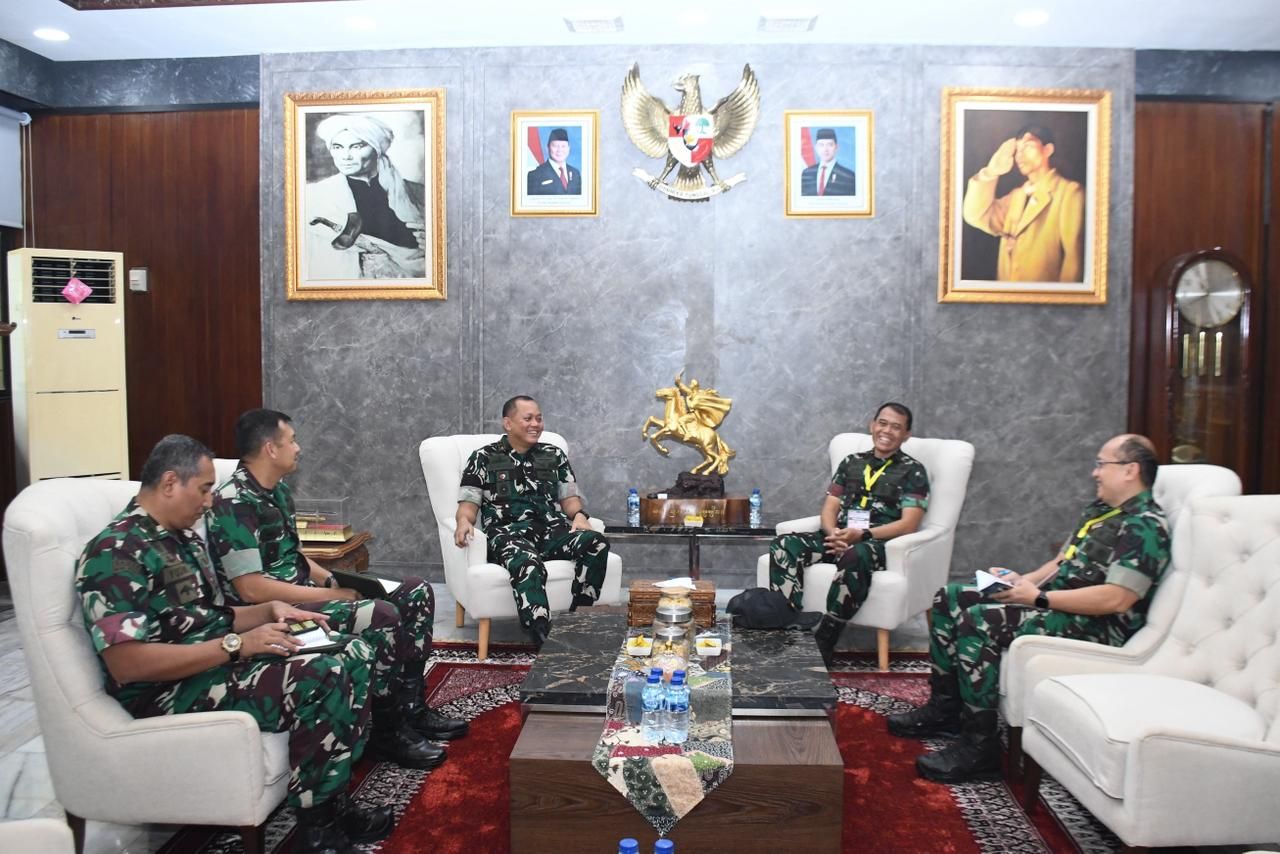 Pangdam IV/Diponegoro Terima Audiensi Kadepjemen Seskoad